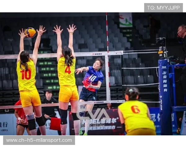 排球女队主攻火力全开,扣球声响彻全馆 排球女队主攻火力全开,扣球声响彻全馆