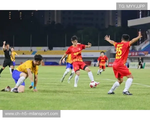 中超球队“定位球多变套路练习营”:打造进攻利器的新军事基地 中超球队“定位球多变套路练习营”:打造进攻利器的新军事基地