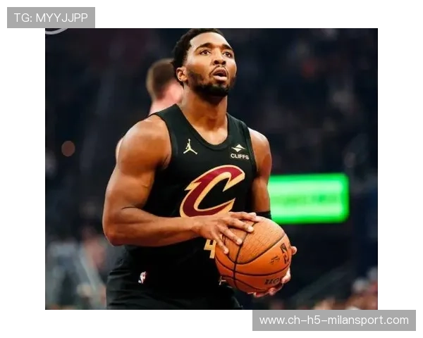 米切尔连中三分拉开比分差距，骑士势不可挡