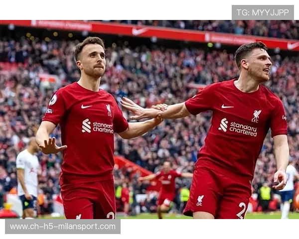 利物浦左线压迫成功，迪亚斯射门短角命中