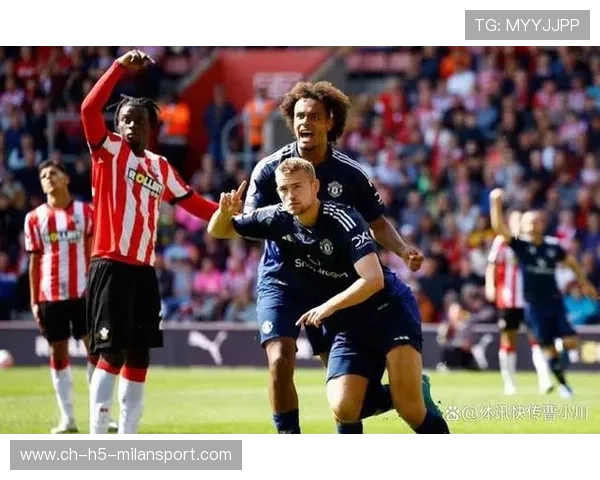 德里赫特防守卡位演练，头球争顶成为重点