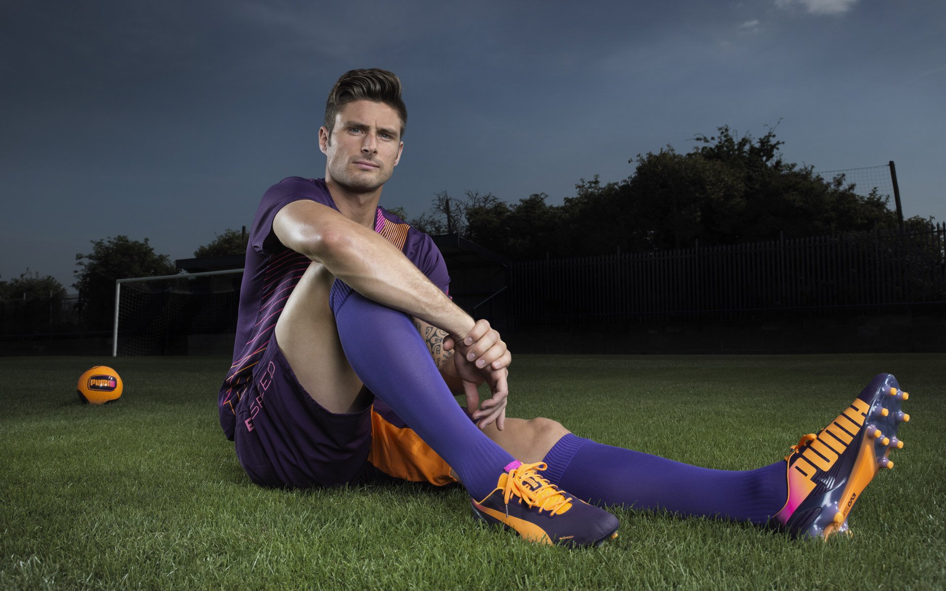 中锋策应能力对整体节奏的影响分析，策应型中锋足球