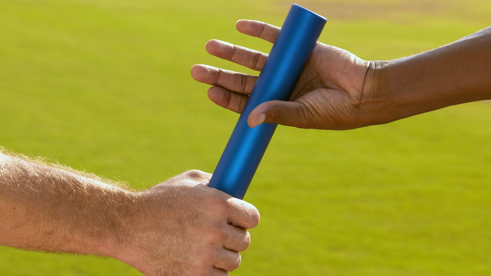 电竞进校园成为潮流 多地高校组建战队，电竞高校联赛方案